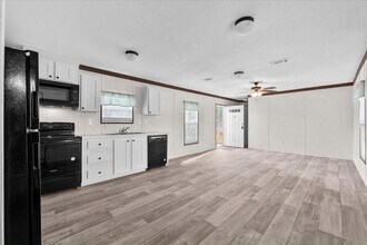 42 Tower Manor Dr in Auburndale, FL - Building Photo - Building Photo
