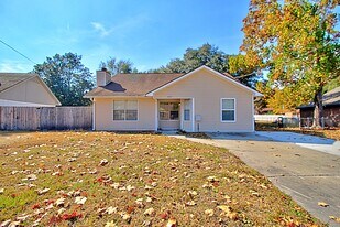 664 Windward Dr in Hinesville, GA - Building Photo