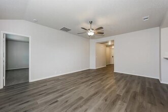 317 Oakhurst Dr in Seagoville, TX - Building Photo - Building Photo