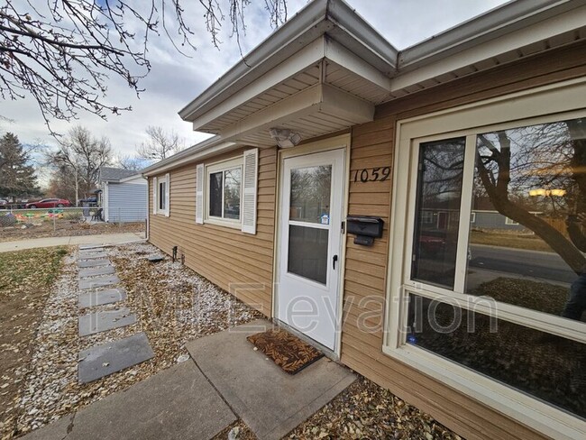 1059 Worchester St in Aurora, CO - Building Photo - Building Photo