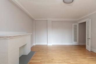 Pickwick Arms in Westmount, QC - Building Photo - Building Photo