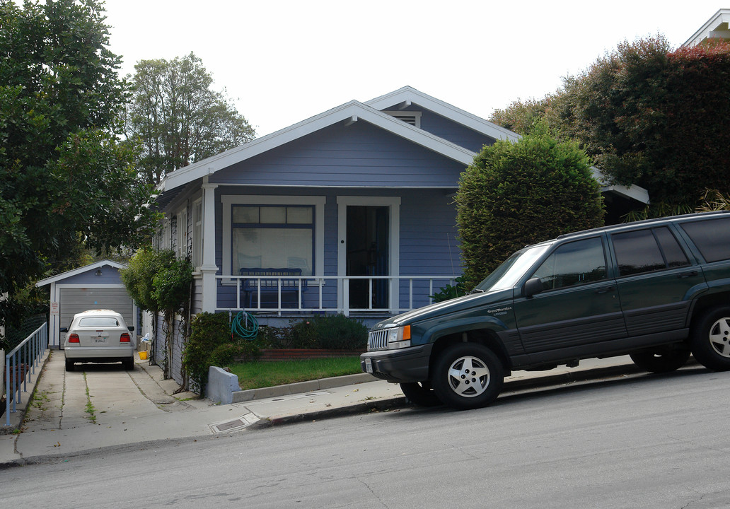 83-85 N Kalorama St in Ventura, CA - Building Photo