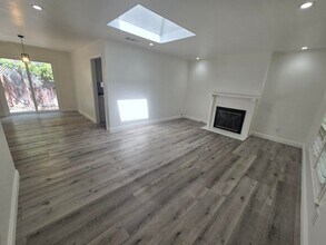 1057 Sonoma Ave in Menlo Park, CA - Foto de edificio - Building Photo