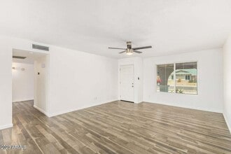 5449 W Sierra St in Glendale, AZ - Building Photo - Building Photo