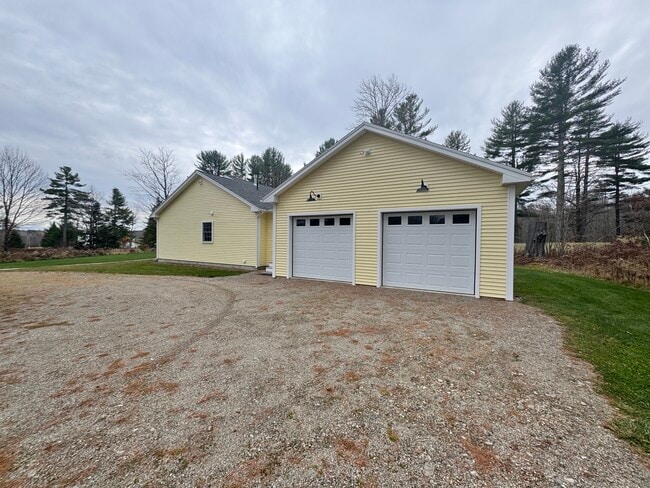 49 Fort Point Cove Rd in Stockton Springs, ME - Building Photo - Building Photo