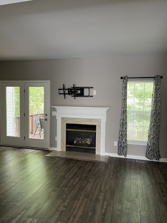 694 Huffine Manor Cir in Franklin, TN - Building Photo - Building Photo