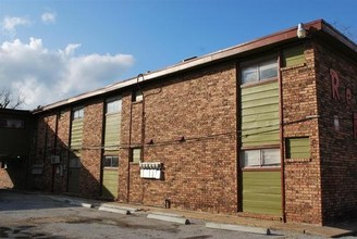 Redstone Apartments in Houston, TX - Foto de edificio - Building Photo