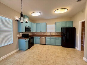 165 Alexander Woods Dr in Plant City, FL - Building Photo - Building Photo