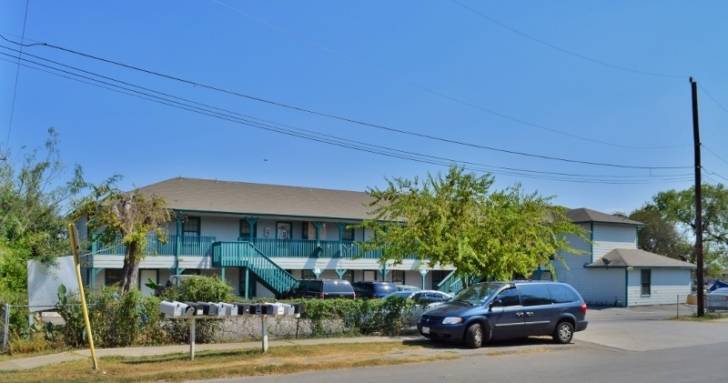 Villa de Olivos in San Antonio, TX - Foto de edificio