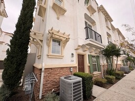 1260 S Macduff St in Anaheim, CA - Building Photo
