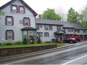 24 Crescent St in Derry, NH - Foto de edificio - Building Photo