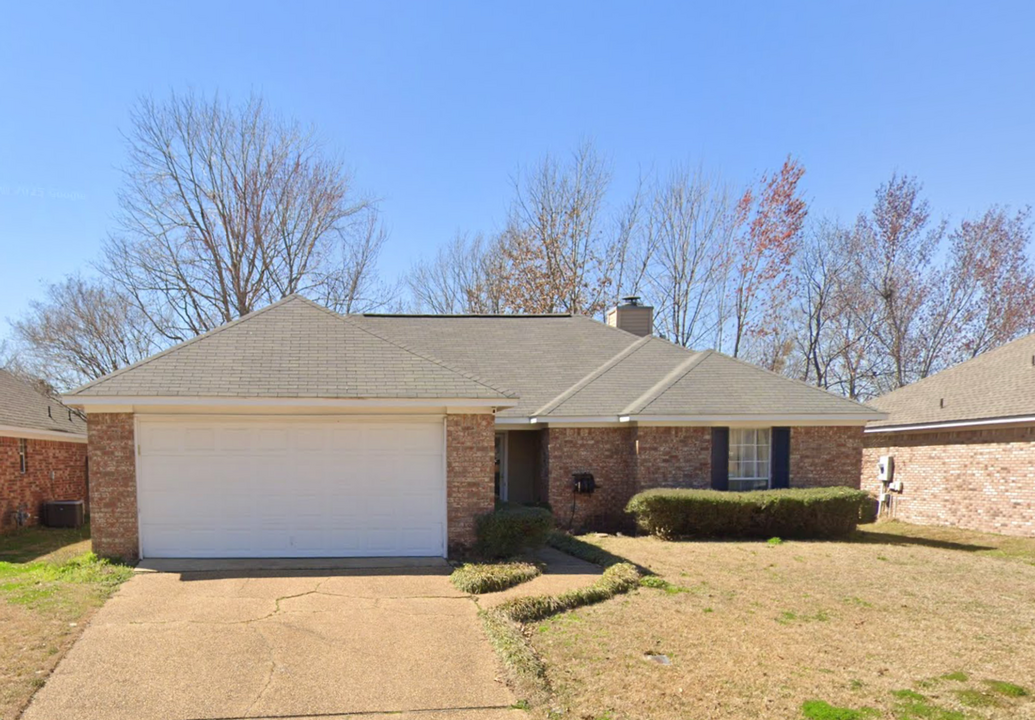 588 Acorn Ln in Brandon, MS - Foto de edificio