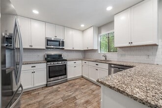 7501 Whistlestop Dr in Austin, TX - Building Photo - Building Photo