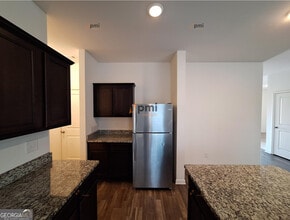 1081 Cold Water Dr in Griffin, GA - Building Photo - Building Photo