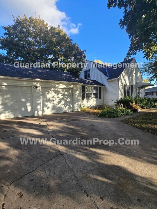 8707 Blaisdell Ave S in Minneapolis, MN - Building Photo