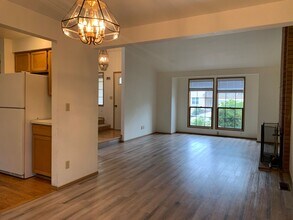 32904 2nd Pl SW in Federal Way, WA - Foto de edificio - Building Photo