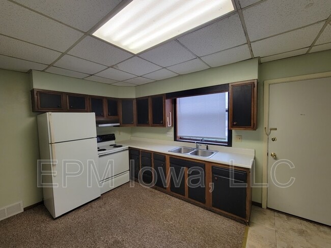 property at 306 1/2 1st St SE