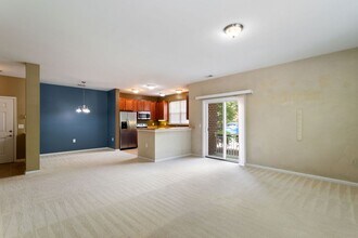 5329 Warminster Dr in Virginia Beach, VA - Building Photo - Building Photo