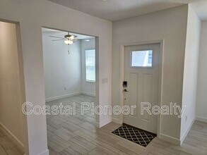 10980 Gable Dig Lp in San Antonio, FL - Building Photo - Building Photo