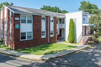 MEADOWBROOK GARDENS APARTMENTS in Parsippany, NJ - Building Photo - Building Photo