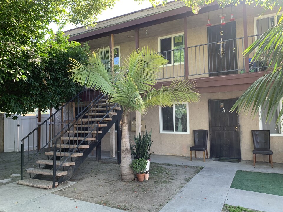 2942 W Floyd Ave, Unit D in Anaheim, CA - Foto de edificio