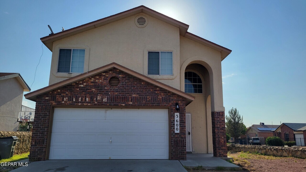 3600 Tierra Meca Rd in El Paso, TX - Building Photo