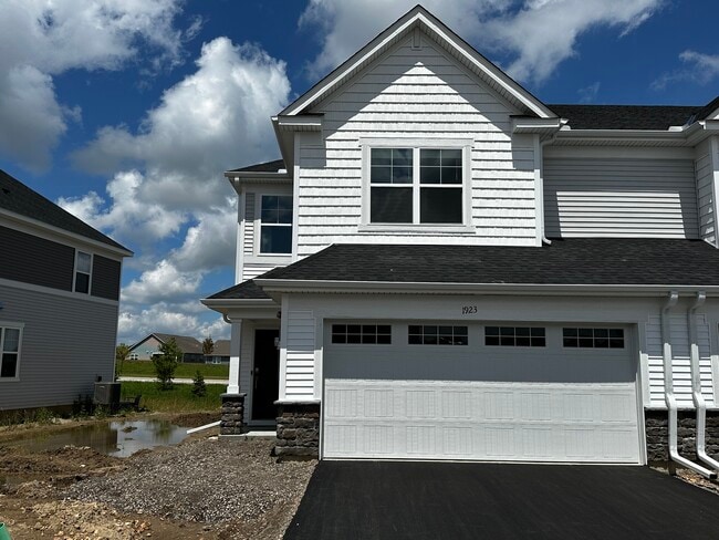property at 1923 Prospect Ln