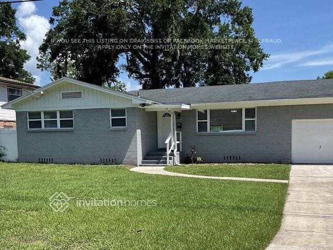 property at 8519 Lamanto Ave N