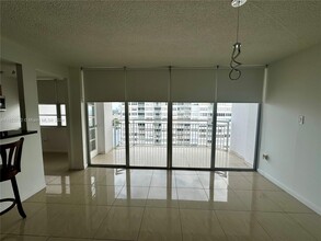 18061 Biscayne Blvd, Unit EXTRA LARGE 2 BEDROOM AVE in Aventura, FL - Foto de edificio - Building Photo