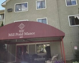 460 W Russell St in Saline, MI - Building Photo - Building Photo