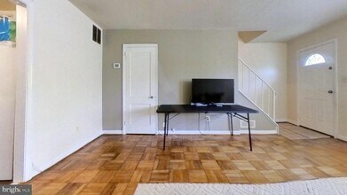 108 E Rosemont Ave in Alexandria, VA - Building Photo - Building Photo