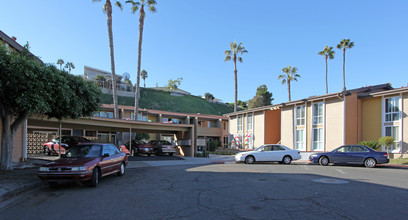 La Paloma Gardens Apartments in San Diego, CA - Building Photo - Building Photo