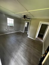 4817 Wilson St in Groves, TX - Building Photo - Building Photo