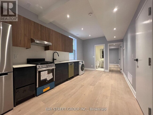 property at 2386 Lake Shore Blvd W
