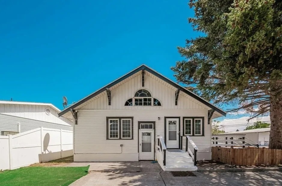 1005 Canal Ave in Idaho Falls, ID - Building Photo
