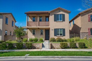 28341 Vista Del Rio Dr in Santa Clarita, CA - Building Photo