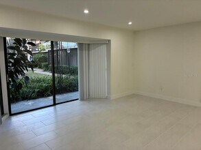 5999 Village Cir N in Orlando, FL - Building Photo - Building Photo