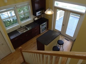 153 Grand Ave-Unit -3 in Saratoga Springs, NY - Foto de edificio - Building Photo