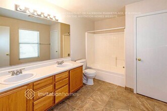 1714 W Amberwood Dr in Phoenix, AZ - Building Photo - Building Photo