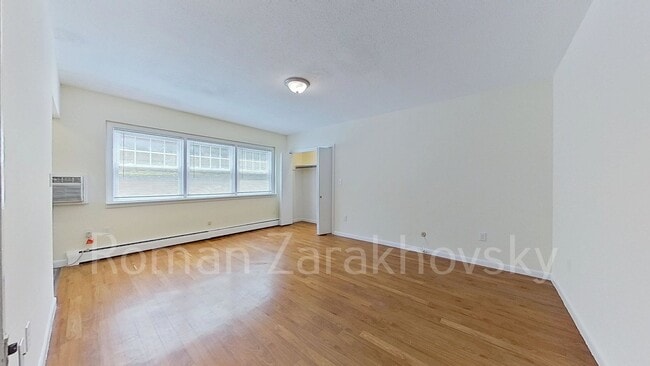 2018 Commonwealth Ave, Unit 3 in Boston, MA - Foto de edificio - Building Photo