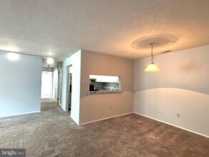 4805A Aberdeen Dr in Mount Laurel, NJ - Building Photo - Building Photo