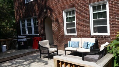 5871 Shady Forbes Ter in Pittsburgh, PA - Foto de edificio - Building Photo