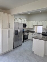 8720 W Diana Ave in Peoria, AZ - Building Photo - Building Photo