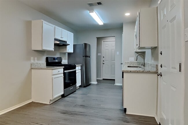 19710 Twisted Creek Dr