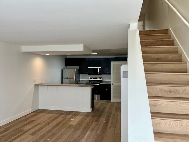 5104-5112 Cape May Pl in San Diego, CA - Building Photo - Building Photo