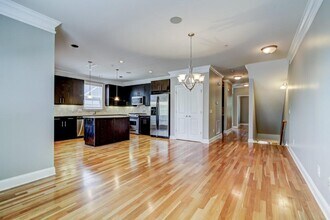 342 Perimeter Walk in Dunwoody, GA - Building Photo - Building Photo