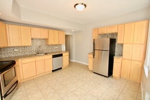 263 37th St, Unit Apt 1