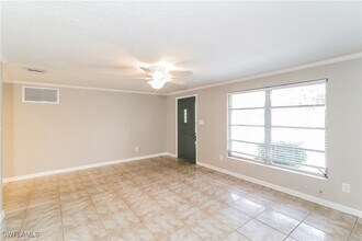 1371 Poinciana Rd in Venice, FL - Building Photo - Building Photo