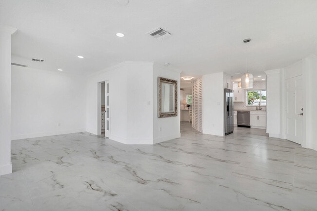 331 Tequesta Dr in Jupiter, FL - Building Photo - Building Photo