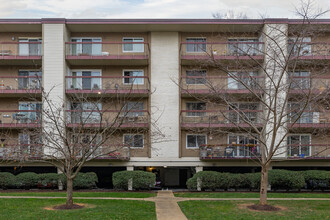 West Spring in Bethesda, MD - Building Photo - Building Photo